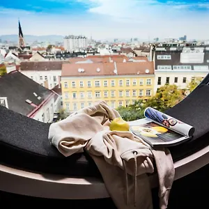 **** Hotel Mooons Austria